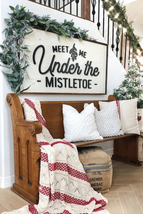 Christmas Decor Inspiration, Diy Christmas Decorations, Decoration Idea, Farmhouse Christmas Decor, Noel Christmas, Merry Little Christmas, Christmas 2019, Country Christmas, Decoration Christmas