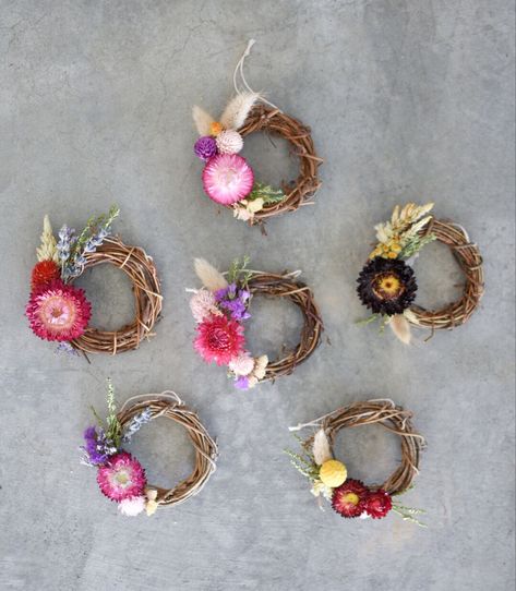 Boise Florist. Handmade ornaments with 100% American grown flowers and foliage. Video tutorial. Small Dried Flower Wreath, Dried Gomphrena Wreath, Mini Dried Flower Wreath, Dried Flower Ornaments Diy, Strawflower Ornaments, Dried Flowers Ornament, Dried Floral Ornaments, Diy Flower Ornaments, Dried Flower Ornament