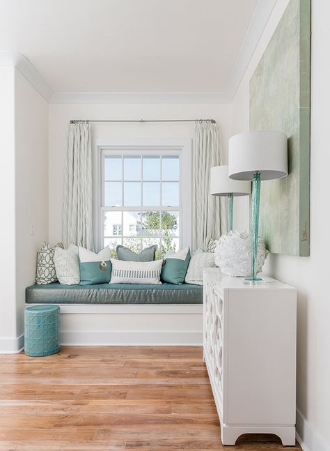 A Coastal Florida Beach Home with Pops of Color Home With Pops Of Color, Florida Beach Homes, Beach Vacation Home, Florida Beach House, Interiors Photography, Cottage Room, Alys Beach, Homes Interior, Beach Homes