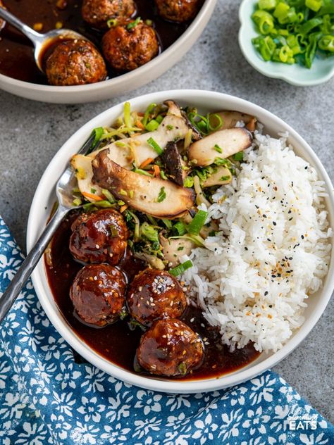 Chinese Salt And Pepper Chicken, Hoisin Meatballs, Aesthetic Salad, Popular Chinese Dishes, Salt And Pepper Chicken, Salad Pasta, Pepper Chicken, Yummy Pasta Recipes, Veggie Stir Fry