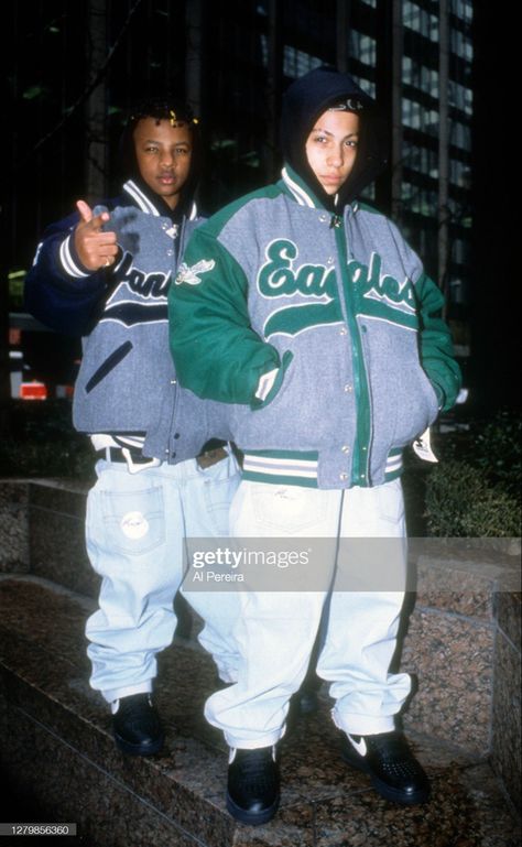 2000s Mens Streetwear, 90s New York Streetwear, 00s Mens Fashion Hip Hop, 2000s Rnb Fashion, Kris Kross 90s, 90s Mens Fashion, 90s Black Men Fashion, 2000s Hip Hop Fashion, 90s Men Fashion