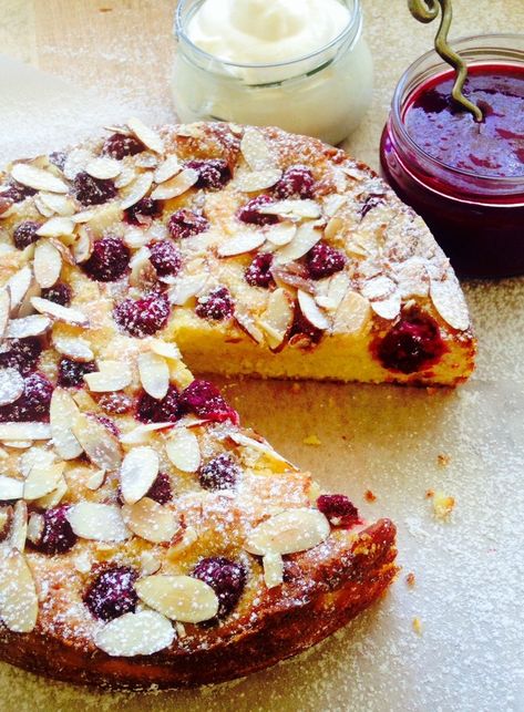 Cherry Almond Ricotta Cake, Ricotta Cherry Cake, Almond Flour Raspberry Cake, Raspberries Cake, Raspberry Ricotta Cake, Raspberry Ricotta, Raspberry And Almond Cake, Almond Ricotta, Raspberry Coulis