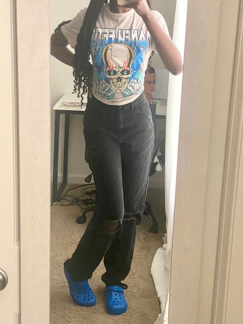 Black jeans graphic tee black girl fit for school Blue Crocs Outfit, Fit For School, Outfit With Jeans, Crocs Outfit, Blue Crocs, Blue Jean Outfits, Girl Fits, School Outfit, Fit Check