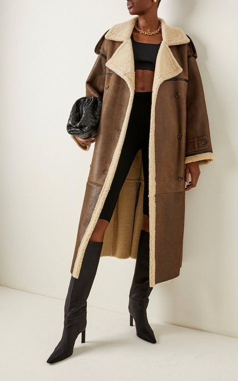 4d6e4749289c4ec58c0063a90deb3964desc43542061ri Sheepskin Coat Outfit, The Mannei, Winter Chic, Sheepskin Coat, Wardrobe Tips, Outfits Chic, Wardrobe Outfits, Nice Style, Shearling Coat