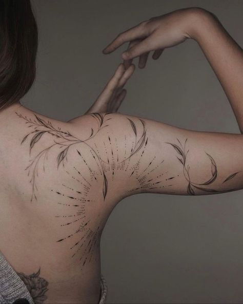 40 Gorgeous Shoulder Tattoos for Women Floral Tattoo Shoulder, Inspiration Tattoos, Back Of Shoulder Tattoo, Spiritual Tattoos, Shoulder Tattoos For Women, Botanical Tattoo, Sleeve Tattoos For Women, Elegant Tattoos, Simplistic Tattoos