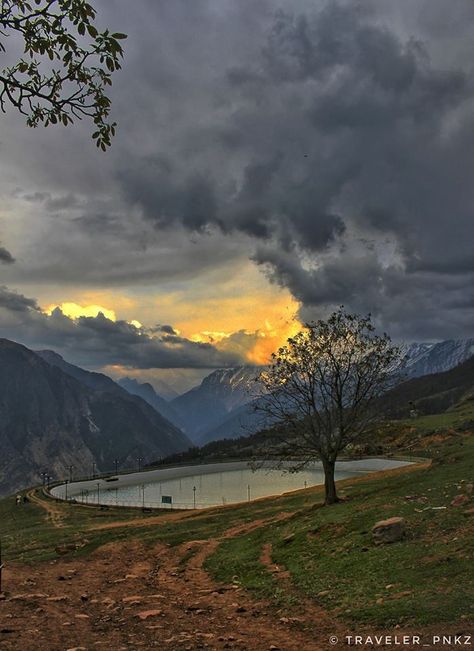 Sunset in Auli, Uttarakhand PC - Pankaj Khohal #india #bharat #hindustan #nature #auli #Uttarakhand Uttarakhand Photos, Auli Uttarakhand, Heaven Paradise, Best Part Of Me, Desi, Natural Beauty, Paradise, Paintings, India