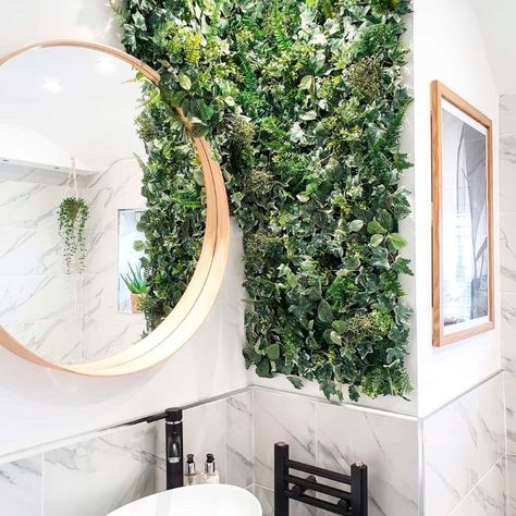 plant wall in bathroom Living Wall Indoor, Artificial Green Wall, Indoor Plant Wall, Artificial Plant Wall, Bathroom Plants, Downstairs Bathroom, Wall Garden, Diy Plants, Living Wall