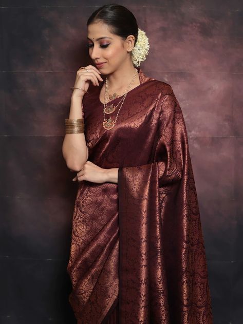 Wine Colour Saree Wedding, Brown Wedding Saree, Wine Colour Silk Saree, Copper Colour Saree, Engagement Kerala, Copper Zari Silk Saree, Red Mood Board, Kerala Wedding Saree, Red Saree Wedding