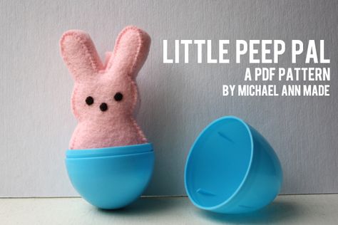 Little Peep Pal - Free Pattern (PDF) Felt Softies, Peeps Party, Bunny Rabbit Crafts, Peeps Crafts, Rabbit Crafts, Animal Sewing Patterns, Felt Bunny, Small Sewing, Operation Christmas Child