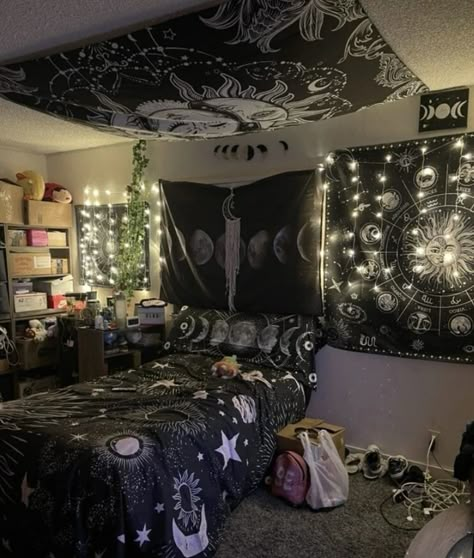 Room Ideas Aesthetic Edgy, Spacecore Aesthetic Bedroom, Purple And Black Bedroom Aesthetic, Dark Tapestry Bedroom, Black Room Aesthetic Grunge, Black Academia Bedroom, Room Ideas Aesthetic Grunge Edgy, Rock Band Room Aesthetic, Grunge Room Inspo Edgy