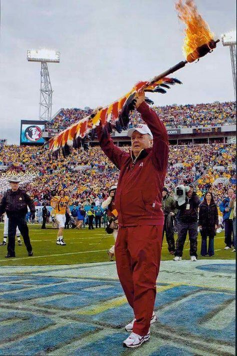 Bobby Bowden with the spear Bobby Bowden, Florida State Football, Fsu Football, Georgia Dawgs, Fsu Seminoles, Florida State University, Florida State Seminoles, Nc State, Football Coach