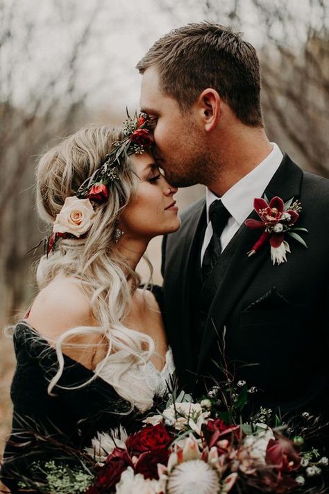 Shots Wedding, Witch Wedding, Winter Wedding Photos, Wedding Photography Pricing, Winter Wedding Bouquet, Vancouver Wedding Photographer, Winter Wedding Flowers, Moody Wedding, Wedding Session