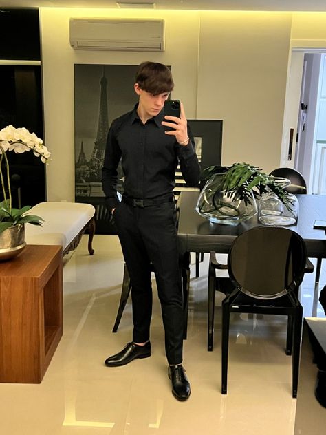 Outfit Casamiento, Graduation Outfit Ideas Men, Banquet Outfit, Aesthetic Clothes Men, Boys Formal Wear, Guys Fashion Casual, Semi Formal Outfit, Black Outfit Men, Guys Fits