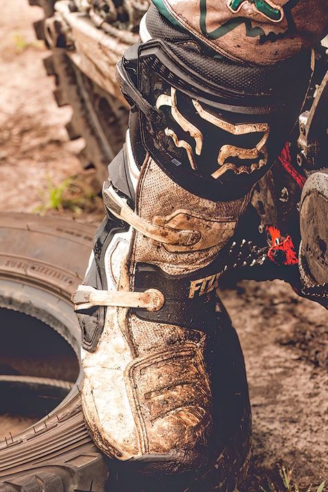 Dirt Bike Boots, Motor Cross, Mx Boots, Racing Boots, Cool Dirt Bikes, Hot Boots, Beach Photoshoot, Dirt Bikes, Motorcycle Boots