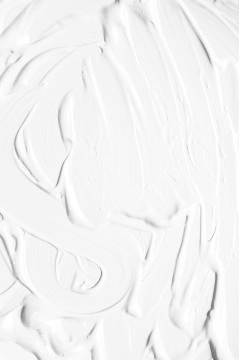 White paint smearing in light Free Photo | Free Photo #Freepik #photo #freebackground #freeabstract-background #freeabstract #freetexture Skincare Products Photography, Mood Board Template, Abstract Painting Techniques, Overlays Picsart, Black Background Wallpaper, Texture Photography, Magazine Layout Design, Cosmetic Design, Paper Background Texture