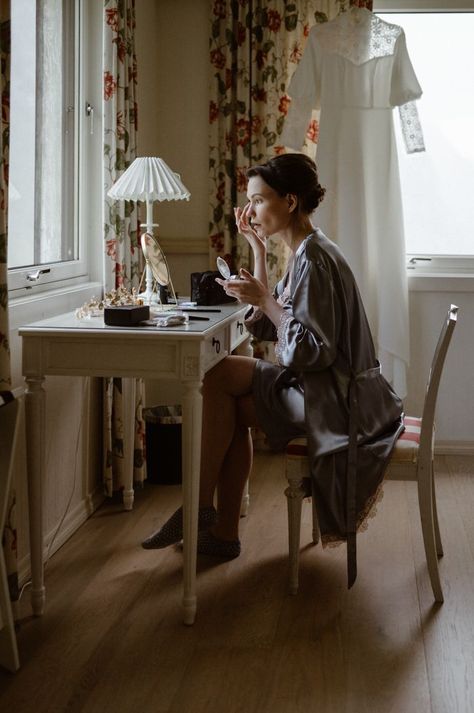 Bride getting ready before this stunning fairytale like wedding in Norway | image by Ingvild Kolnes Getting Ready Reference, Getting Ready Wedding Photos Elopement, Getting Ready Aesthetic Wedding, Women Getting Ready, Getting Ready Photoshoot, Barcelona Elopement, Getting Ready Aesthetic, Waterfall Backdrop, Writing Vows