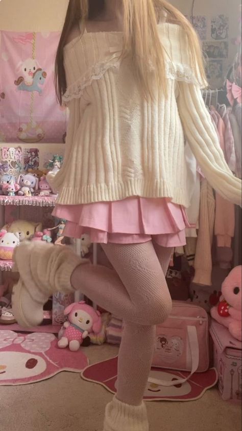 Kawaii Fashion Outfits Casual, Cute Core Outfit, Cutecore Style, Softie Outfits, Cutesy Fashion, Bear Sanrio, Cutecore Outfit, My Melody Strawberry, Heaven Clothes