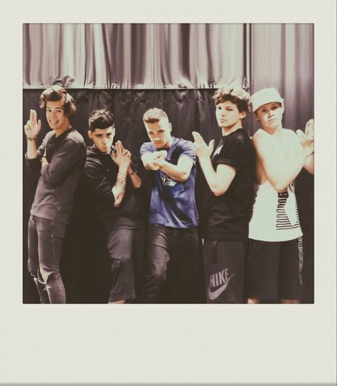 One Direction Widget, 1d Polaroid, One Direction Polaroid, One Direction Ot5, Four One Direction, One Direction Lockscreen, Gambar One Direction, One Direction Images, Polaroid Wall