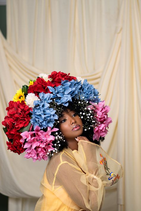 Flower Photoshoot, Creative Photoshoot Ideas, Glam Photoshoot, Beauty Photoshoot, Foto Poses, Hair Shows, Looks Black, Fashion Portrait, Photo Idea