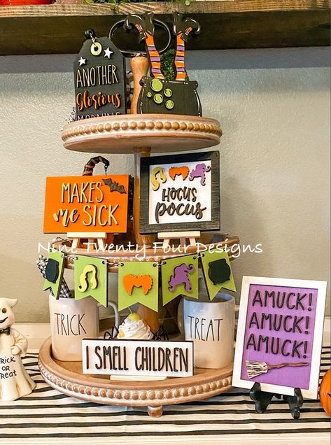 Hocus Pocus Sign, Hocus Pocus Party, Tiered Tray Signs, Tray Signs, 3d Signs, Tiered Tray Diy, Adornos Halloween, Tiered Stand, Witches Brew