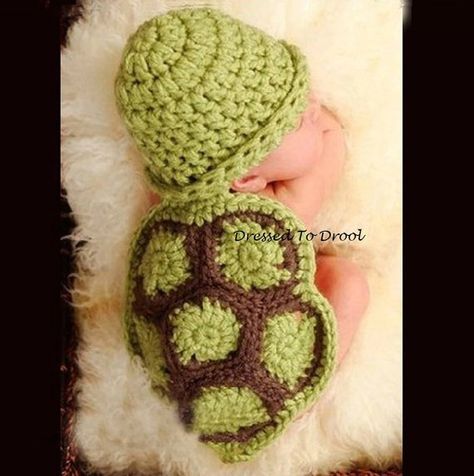 Crochet Turtle Newborn Photo Prop Crochet Baby Hats Girl, Crochet Newborn Outfits, Crochet Baby Costumes, Crochet Costumes, Baby Kostüm, Summer Baby Clothes, Crochet Turtle, Crochet Baby Girl, Haken Baby