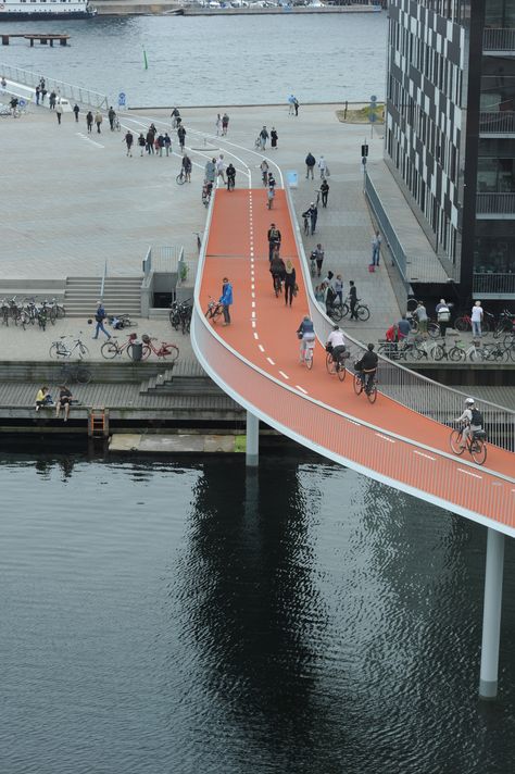 Bicycle Infrastructure, Bicycle Park, Walking Bridge, Villa Architecture, Riding Bikes, Sustainable City, Landscape And Urbanism, Pedestrian Bridge, Bridge Design