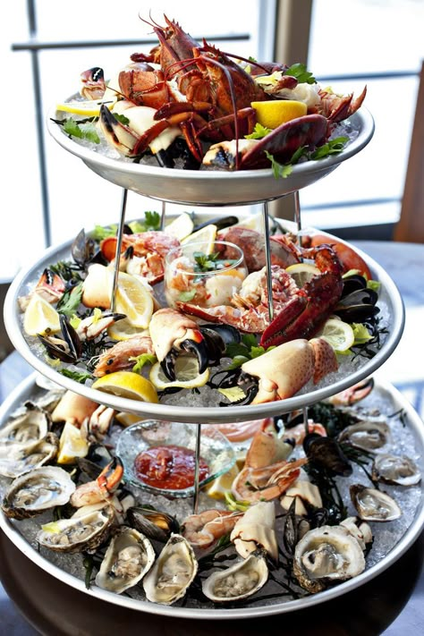 Seafood Tower, Boston Restaurants, Cozy Restaurant, Seafood Platter, Meat Appetizers, Raw Bars, Food Presentation, Places To Eat, Wine Recipes