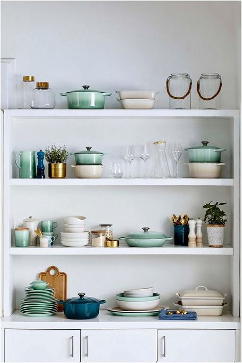 Kitchen Moodboard, Le Creuset Kitchen, Brooklyn Kitchen, Le Creuset Cookware, Kitchen Display, Room Deco, Pip Studio, Old Kitchen, Le Creuset