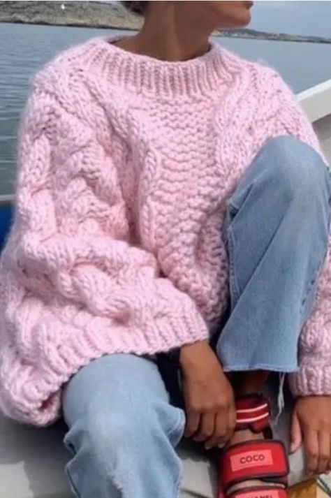 Oversized Sweater Outfits, Pink Oversized Sweater, Sweater With Buttons, Bulky Sweaters, Oversized Sweater Outfit, Chunky Cable Knit, Easy Winter Outfit, Hand Knitted Sweaters, Outfits Winter