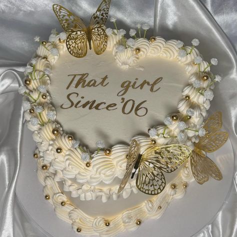 That Girl Since 06 Birthday Cake, Mothers Birthday Cake Ideas, Heart Cake With Butterflies, 20 Something Cake, 19 Bday Cake, Sweet 16 Cake Ideas, Birthday Cake For Mum, Mother Birthday Cake, Crunchwrap Recipe