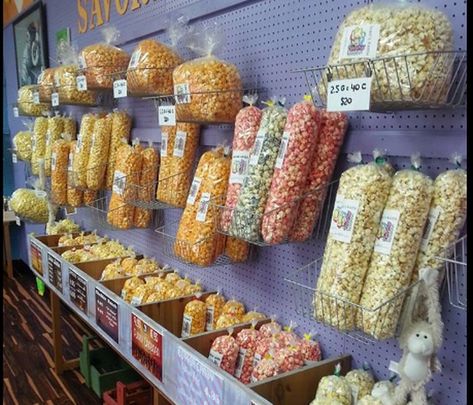 Gourmet Popcorn Packaging Ideas, Popcorn Store Design, Popcorn Shop Ideas, Popcorn Shop Design, Popcorn Business Ideas, Popcorn Packaging Ideas, Popcorn Display, Popcorn Store, Popcorn Business