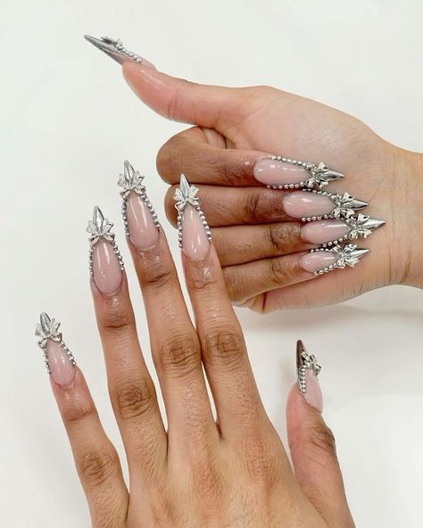 Stiletto Nails Aesthetic, Banquet Nails, Silver Stiletto Nails, Black Acrylic Nail Designs, Length Nails, Coquette Nails, Black Acrylic Nails, Pink Ombre Nails, Punk Nails