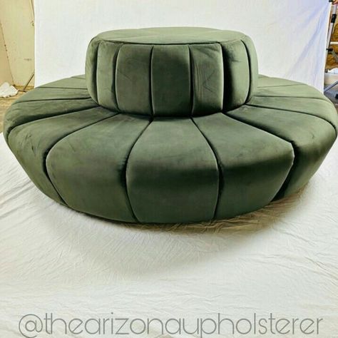 Round Lobby Sofa, Circular Chaise Lounge, Round Sitting Area, Round Bench Seating, Round Sofa Design, Sofa Banquette, Commercial Sofa, Circular Couch, Circular Sofa