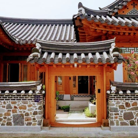 Korean Architecture Traditional, Hanok House, Korean Traditional House, Traditional Korean House, Korean Architecture, Asian House, Traditional Japanese Architecture, China Architecture, Japanese Style House