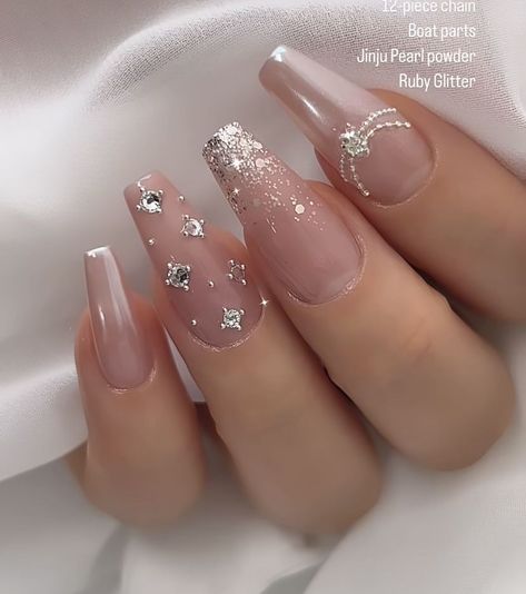 Elegant Touch Nails, Art Deco Nails, Fancy Nails Designs, White Nail, Sparkly Nails, Elegant Nails, Luxury Nails, Classy Nails, Fancy Nails