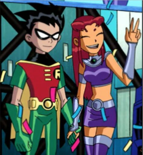 Robin and Starfire holding hands Starfire Costume, Robin Starfire, Teen Titans Love, Teen Titans Robin, Teen Titans Starfire, Robin Cosplay, Nightwing And Starfire, Original Teen Titans, Teen Titans Fanart