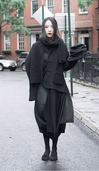 Kie Hye Strega Fashion, Dark Mori, Woman In Black, Total Black, Perfect Weather, Japanese Street, Japanese Street Fashion, All Black Outfit, Soft Grunge