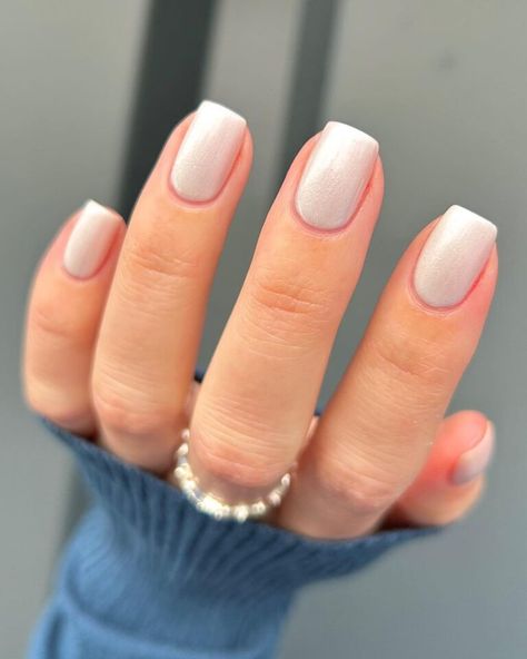 40 Trendy Spring Short Nails to Inspire You Spring Short Nails, Squoval Acrylic Nails, Gel Overlay Nails, Trendy Short Nails, Overlay Nails, Gel Nail Polish Colors, Curved Nails, Squoval Nails, Nail Color Trends