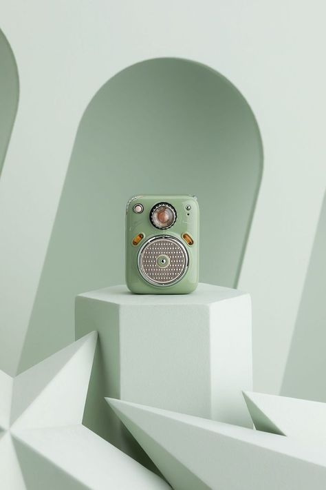 Retro Speakers, Shoe Poster, الفن الرقمي, Sage Green Wallpaper, Tech Background, Social Media Advertising Design, Layout Design Inspiration, Cosmetic Design, Photography Basics