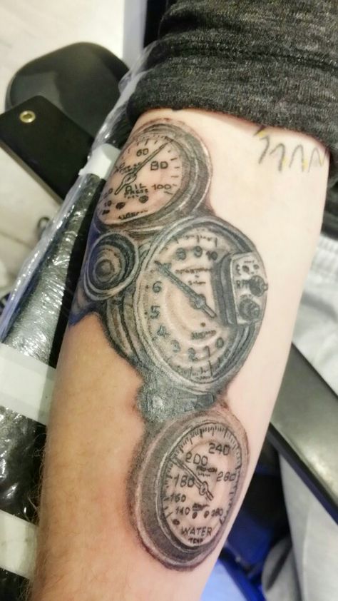 Oil , water , tachometer black en grey Tachometer Tattoo Design, Tachometer Tattoo, Automotive Tattoo, Speed Tattoo, Motorcycle Tattoo, Mechanic Tattoo, Motorcycle Tattoos, Car Tattoos, Tattoo Design Book