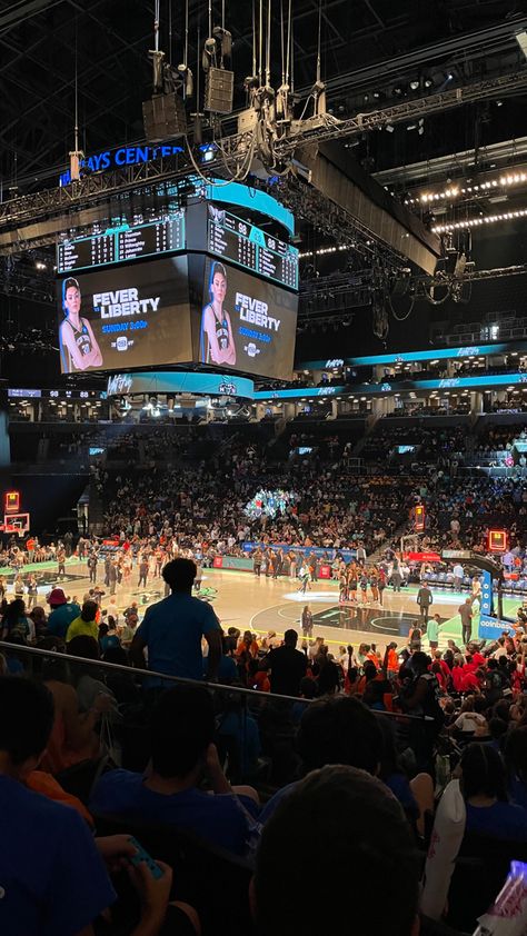 barclays center
stade de basketball
nyc 
new york city
brooklyn Basketball Match, Barclays Center, Summer Aesthetic, Basketball, Pool, Quick Saves