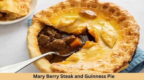 Mary Berry Steak and Guinness Pie Recipe Peppercorn Gravy, Steak And Guinness Pie, Beef And Guinness Pie, Frozen Prepared Meals, Guinness Pie, Steak And Kidney Pie, Sausage Rolls Recipe, Mary Berry Recipe, Beef Pies