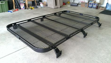 Roof rack diy Jeep Xj Roof Rack, Truck Roof Rack, Garage Construction, Cb 450, Kombi Motorhome, Truck Tool Box, Mercedes Truck, Roof Basket, Jeep Xj