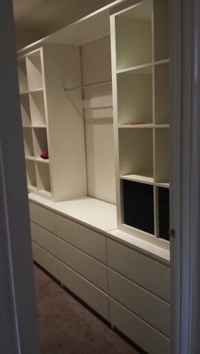 Closet Ikea, Malm Dresser, Ikea Closet, Walking Closet, Walk In Robe, Wall Cabinets, Ikea Malm, Kallax Ikea, Clothes Rail