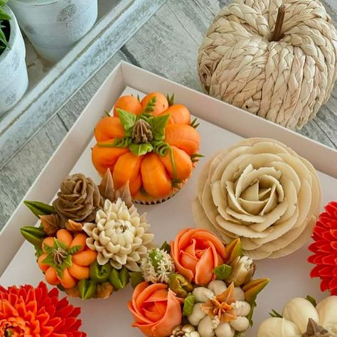 cupcakes by Sally on Instagram: "Autumn has definitely arrived with this box 🧡
I’m loving all the colours that this season brings, are you an autumn lover 🍁🍂
.
.
.
#autumn #autumnvibes #autumncolours #autumnleaves #cupcakes #cupcakedecorating #cupcakeart #babyshower #birthday #flowers #flowercupcakes #floralcupcakes #buttercreamflowers #buttercreamcupcakes #baking #cake #cakedecorating #lincolnshire #lincolnshirebusiness" Autumn Cupcake Bouquet, Fall Cupcake Bouquet, Autumn Cupcakes Decoration, Autumn Cupcakes, Cupcake Flower Bouquets, Cupcake Flowers, Cupcake Flower, Fall Cupcakes, Buttercream Cupcakes