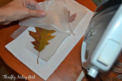 Preserve Fall Leaves, How To Preserve Leaves, Preserve Leaves, Easy Diy Fall Decor, Leaves Craft, Autumn Leaves Craft, Easy Fall Wreaths, Leaf Projects, Halloween Post