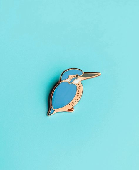 Kingfisher Enamel Pin - A cute river bird native to the UK. Perfect for nature lovers and fans of British wildlife. #kingfisher #britishwildlife #nature . #Bird_Pins #British_Wildlife #Colorful_Bird #Woodland_Animal Silly Shirt, Pin Cute, British Wildlife, Bird Pins, Colorful Bird, Woodland Animal, Soft Enamel, Oak Color, Hard Enamel Pin