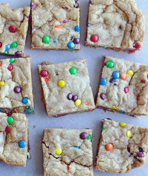 Browned Butter M&M Blondies M M Blondies, Chewy Blondies, Candy Bar Cookies, M And M, Browned Butter, Brownies Recipe Easy, Chocolate Sweets, Candy Cookies, Brownie Bar