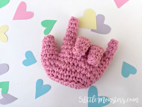 Asl Crochet Pattern, Crochet Sign, Valentines Fundraiser, Valentine Crochet, Crochet Valentine Patterns, Finger Weaving, Crochet Dreams, Monster Craft, I Love You Signs