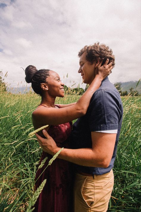 Couples in love Diverse Couples, Couple Content, Racial Couples, Rose Glasses, Femininity Aesthetic, Photographic Memory, Biracial Couples, Interracial Family, Black Woman White Man